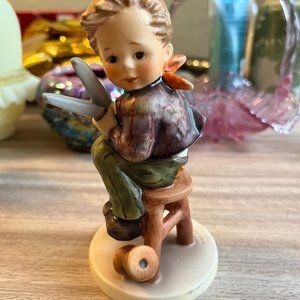 HUMMEL/GOEBEL "THE TAILOR"